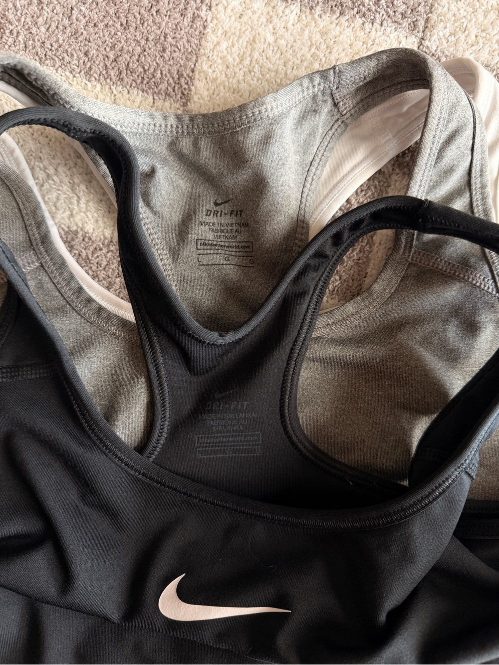 Nike sports bras - Picture 3 of 3